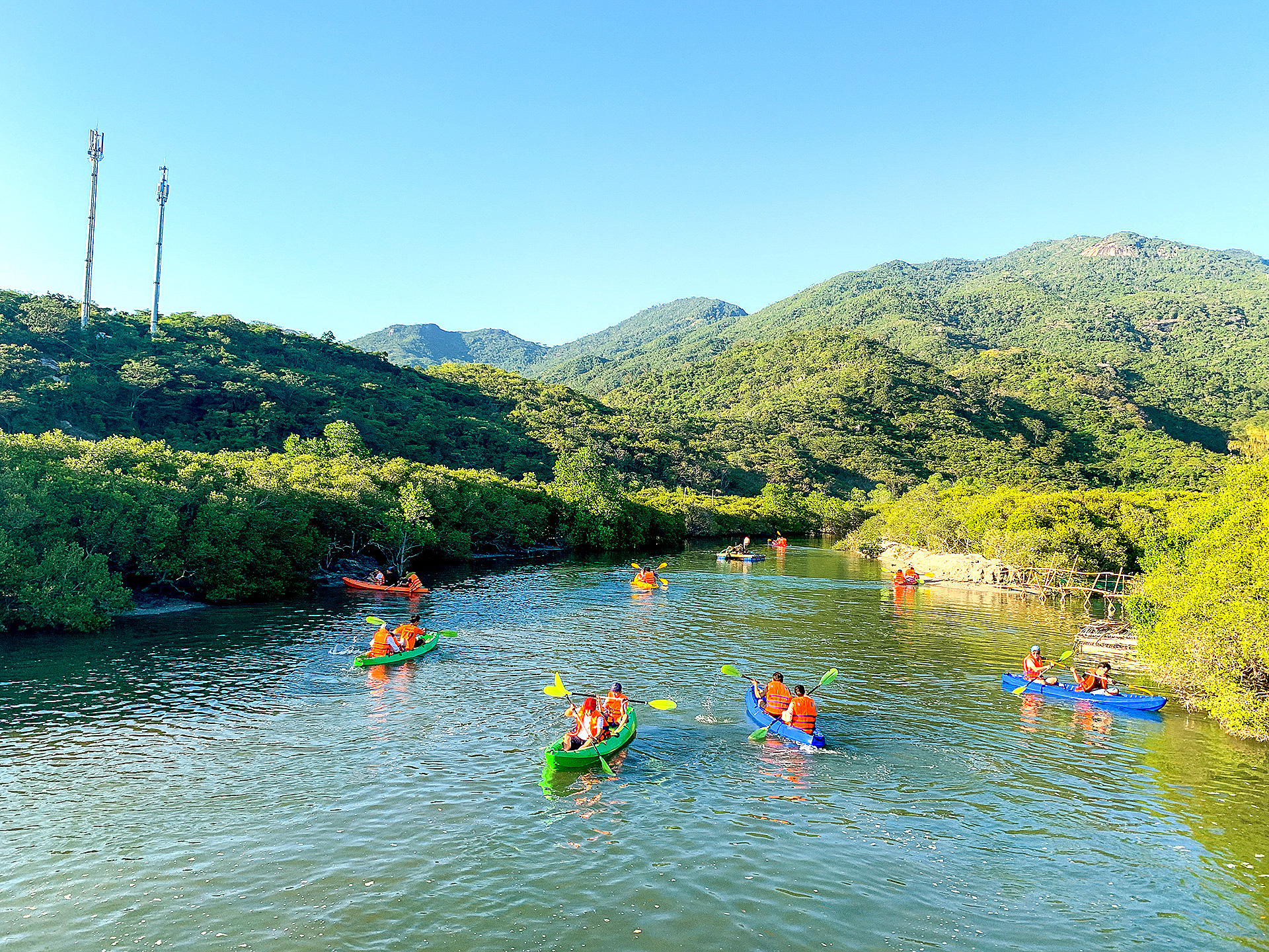 Cẩm nang du lịch Nha Trang: Khám phá thiên đường biển - Ảnh 13.