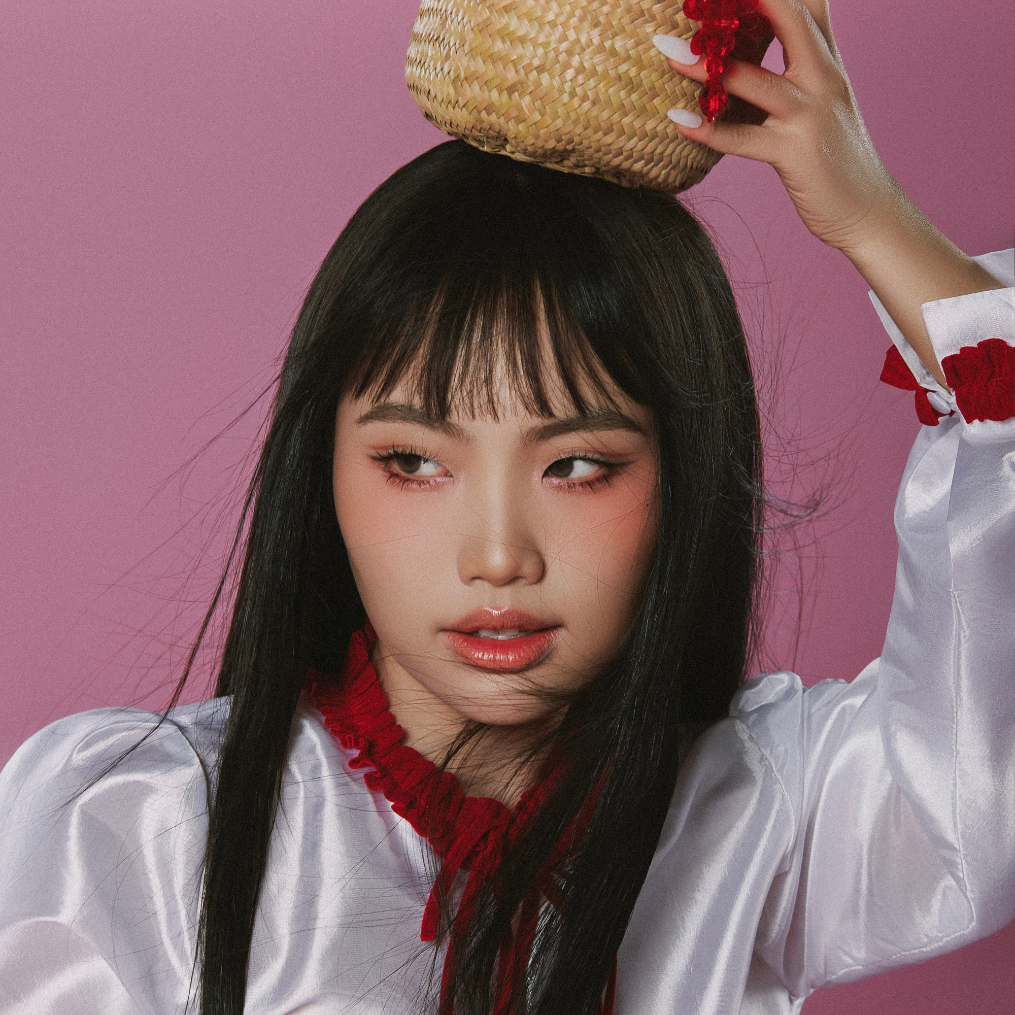Phuong My Chi は 22 歳の新しい外観で異なって見えます - 写真: FBNV