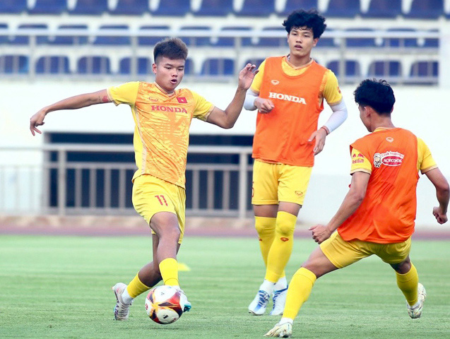 Chuẩn bị SEA Games 32, U22 Việt Nam thua CLB TP.HCM - Ảnh 2.