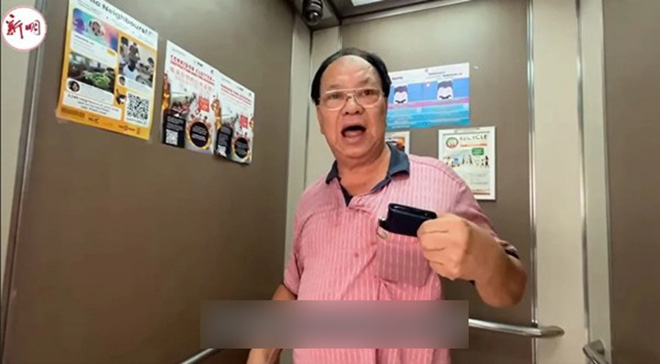 Tên cướp bị cụ ông 69 tuổi xử đẹp khi cố giật điện thoại - Ảnh 1. Tên cướp bị cụ ông 69 tuổi xử đẹp khi cố giật điện thoại - Ảnh 1.