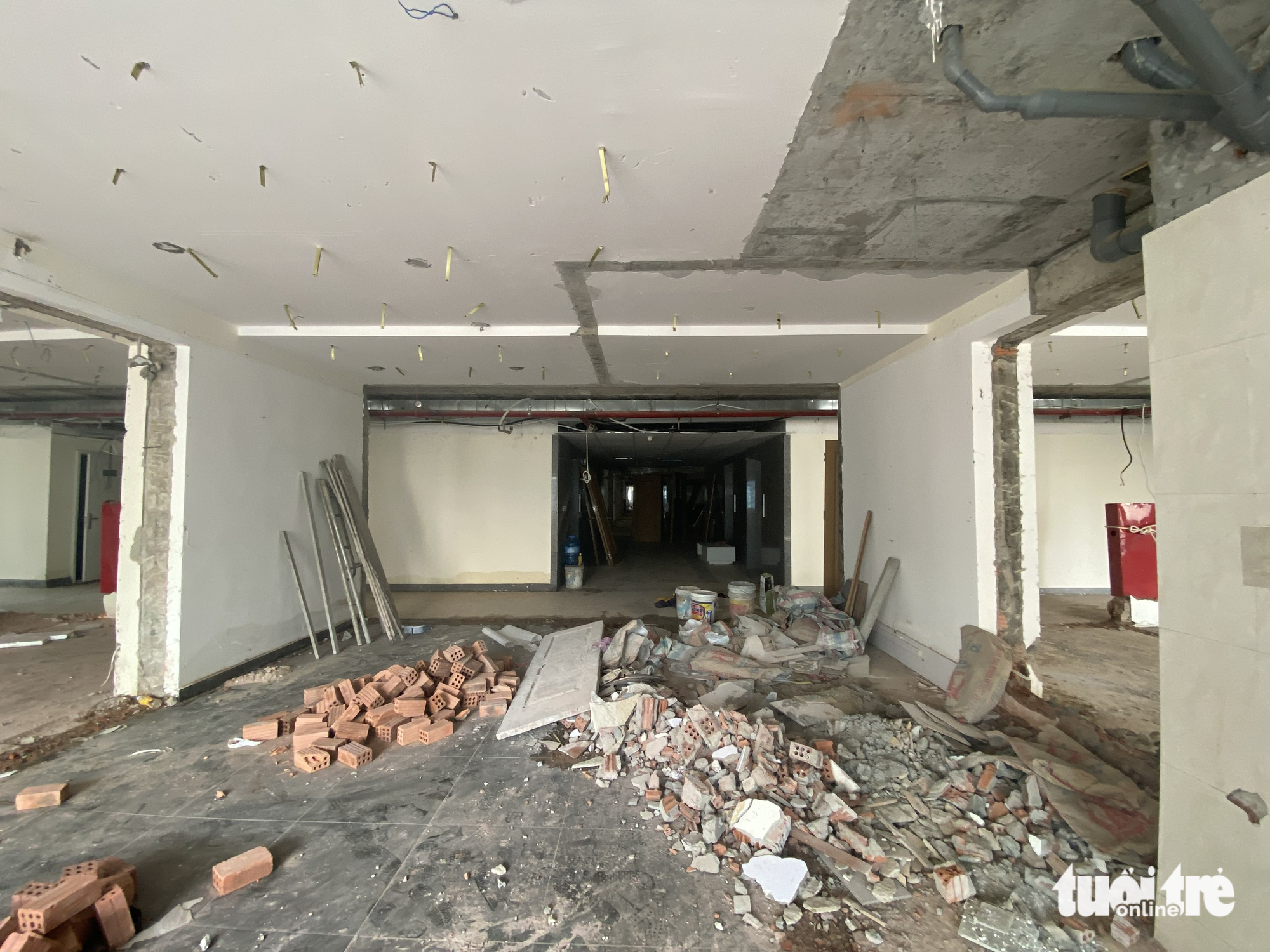 Hơn 70 căn hộ sai phép dự án Mường Thanh Đà Nẵng của đại gia điếu cày đã tháo dỡ - Ảnh 11.