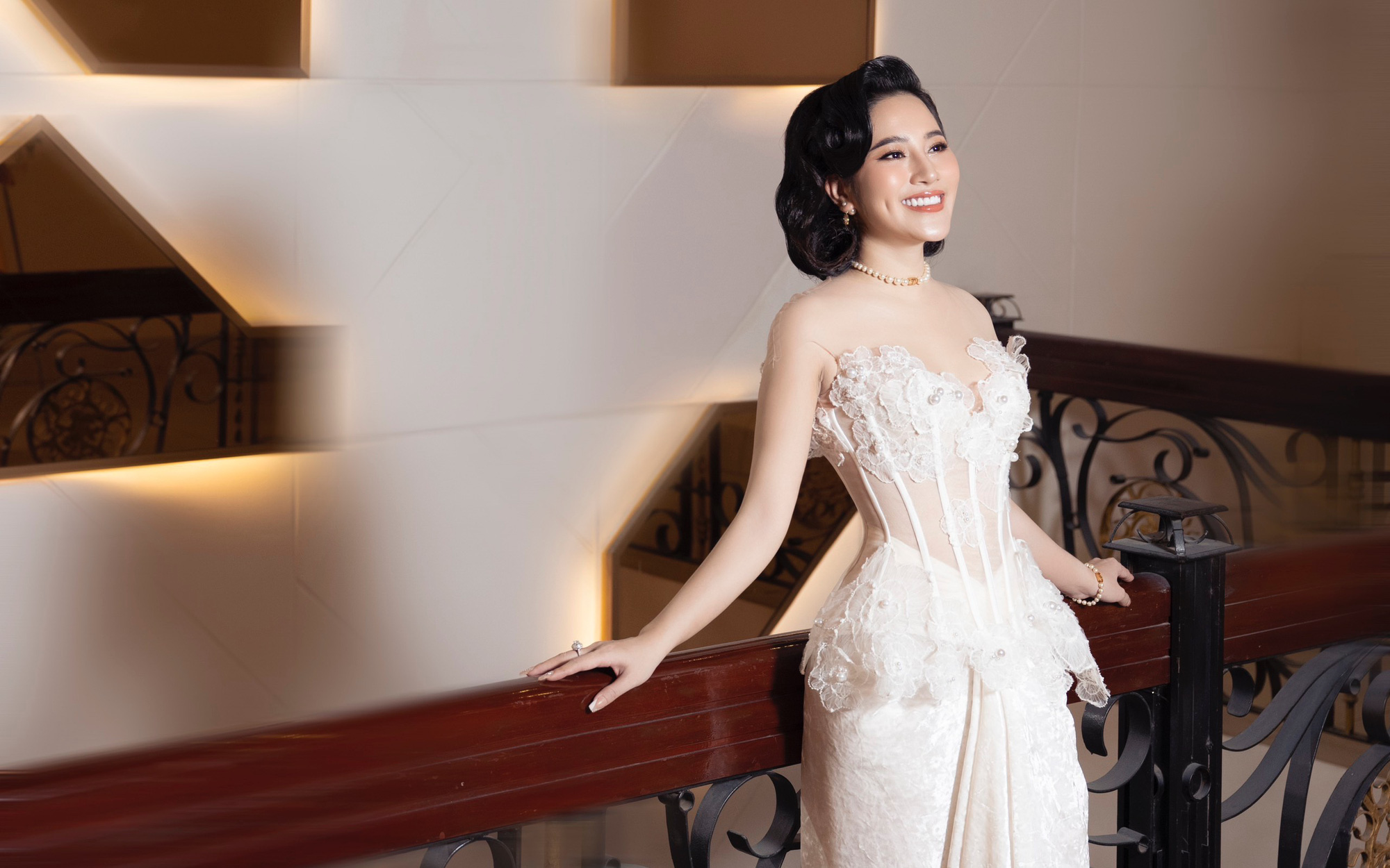 Tố My khoe 