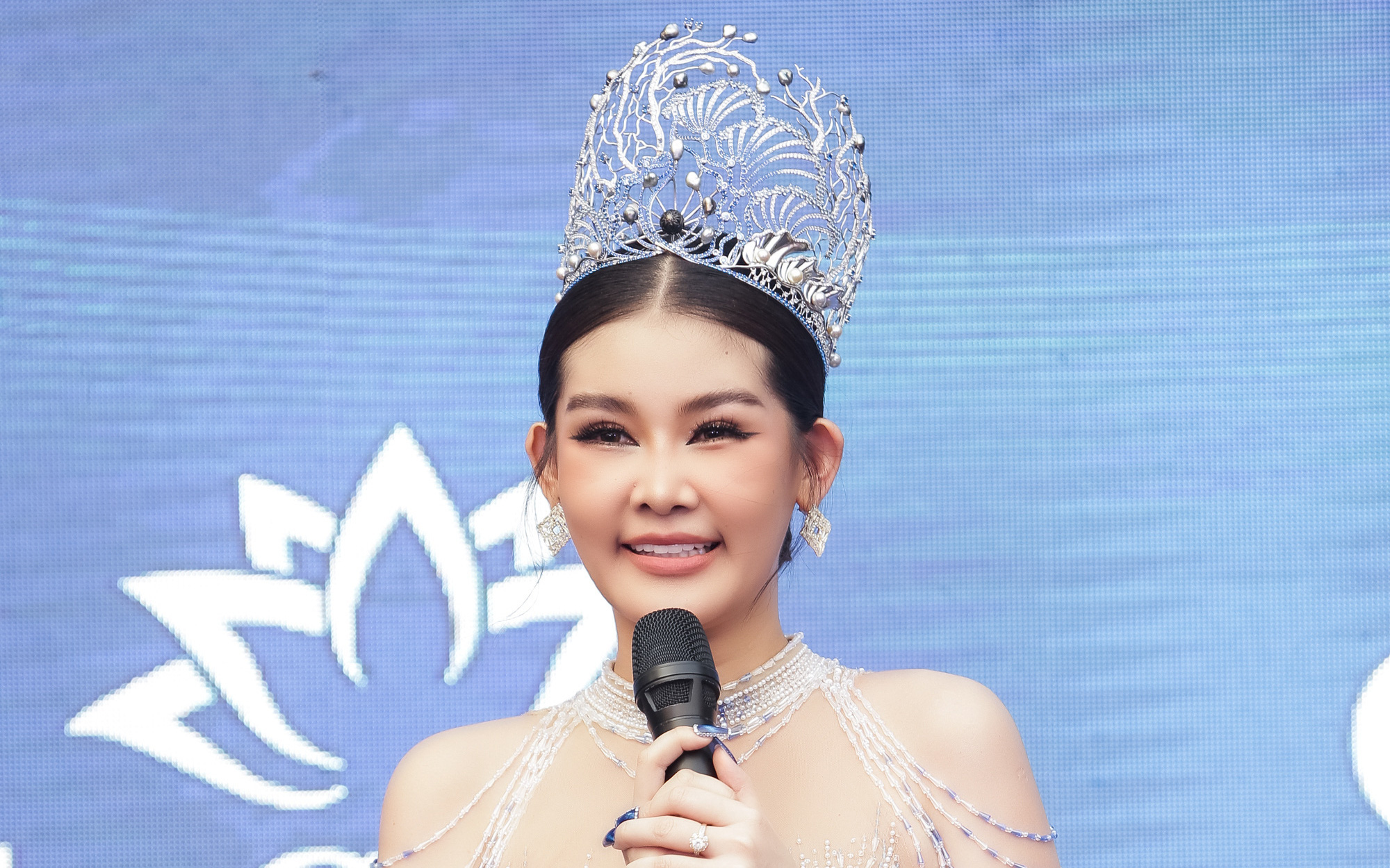 Chung kết Hoa hậu Đại dương Việt Nam 2023 vào sáng sớm ở bãi biển