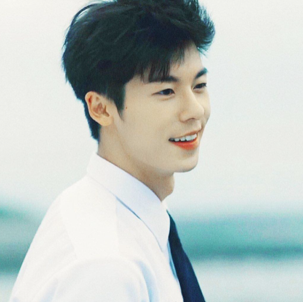 'Bạn trai mùa đông’ Hứa Quang Hán gây sốt màn ảnh Việt | VOZ