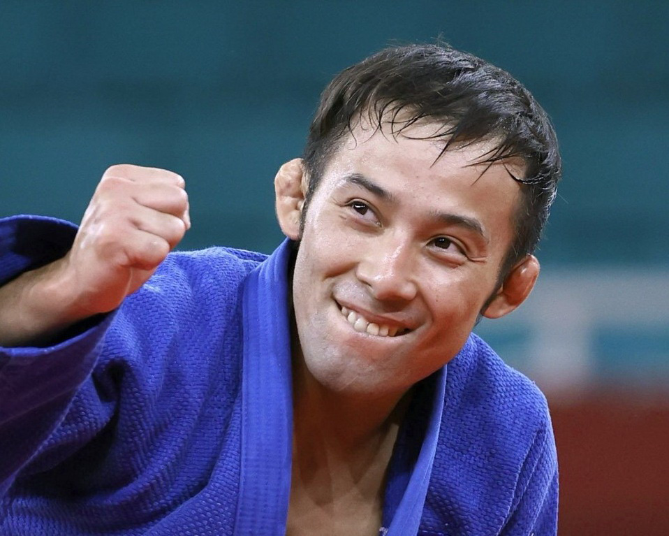 Cauliflower ears and bruises on Thuy Hien’s legs