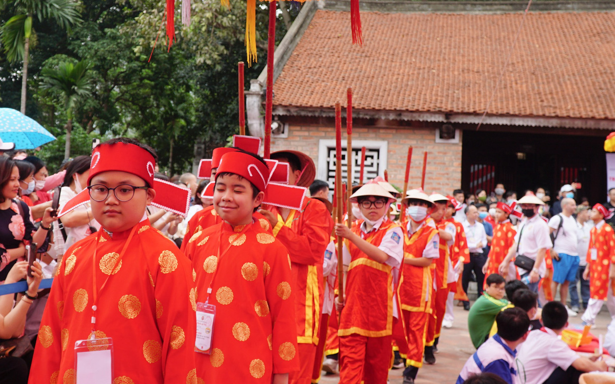 18 'Trạng Nguyên nhỏ tuổi' được vinh danh tại Văn Miếu- Ảnh 2. 18 'Trạng Nguyên nhỏ tuổi' được vinh danh