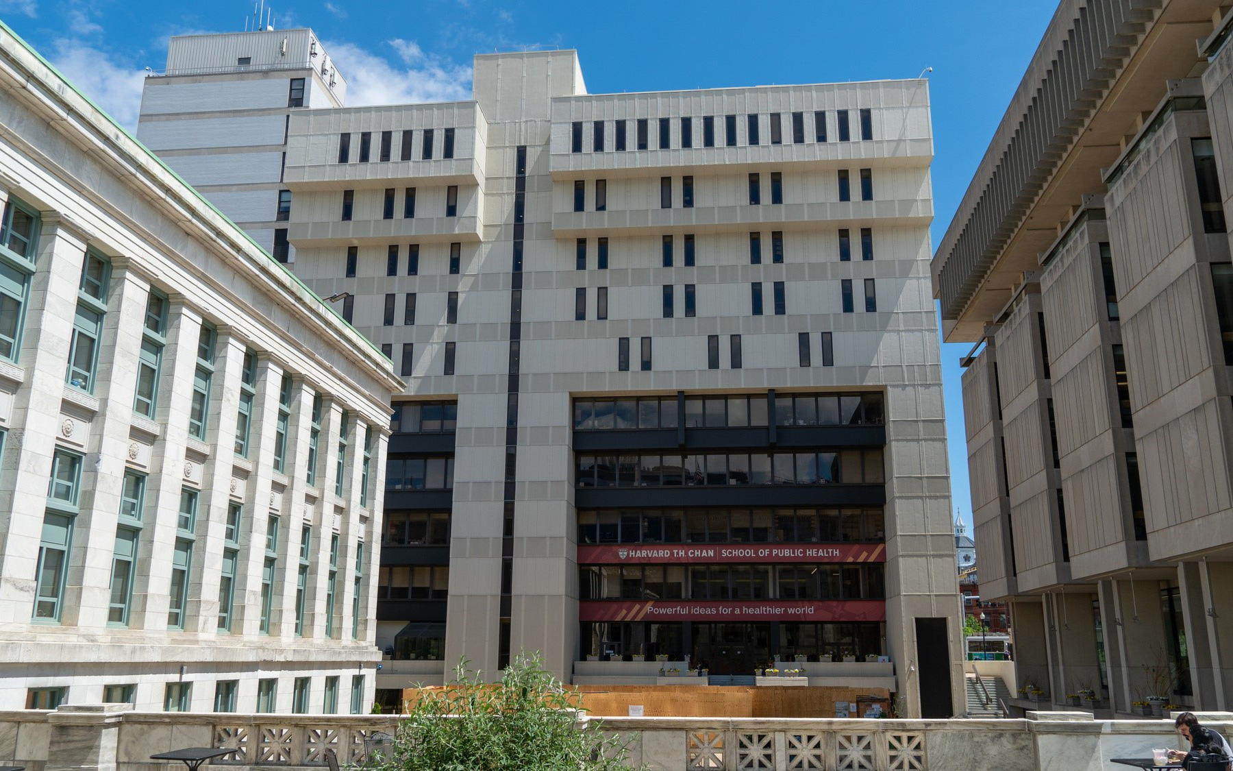 Trường Y tế công của Đại học Harvard khai trương Trung tâm Chánh niệm Thích Nhất Hạnh