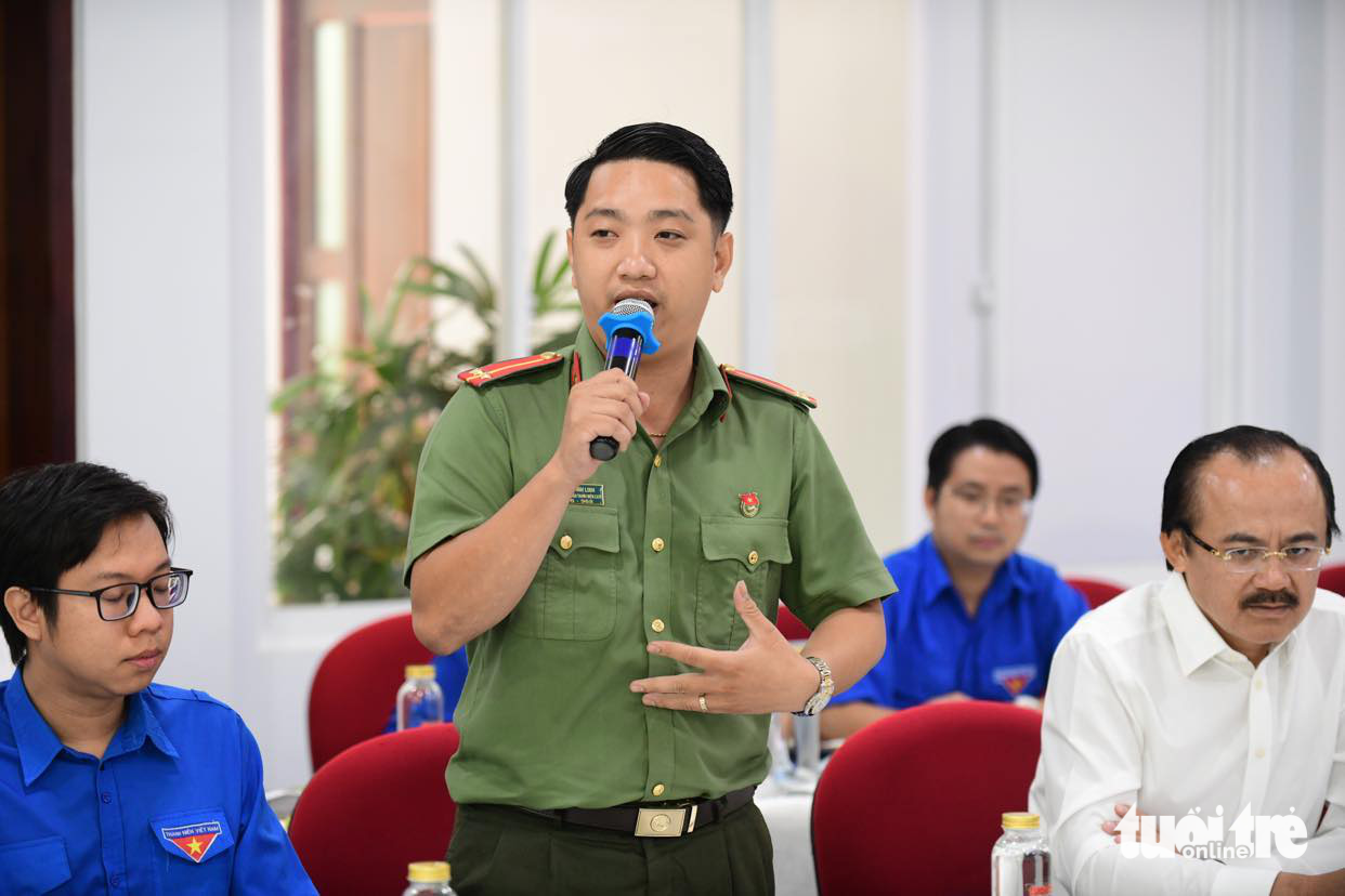 Anh Phan Đình Linh - phó bí thư Đoàn Công an TP.HCM - Công dân trẻ tiêu biểu TP.HCM năm 2021 - Ảnh: QUANG ĐỊNH