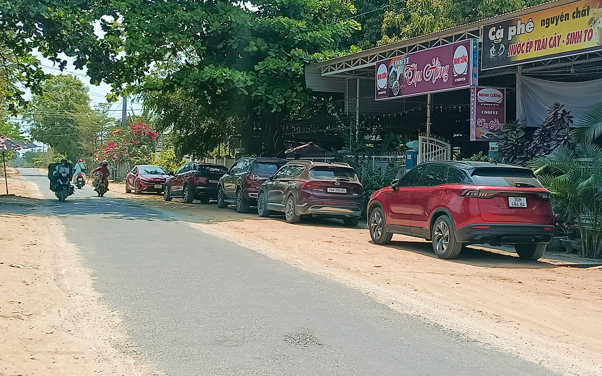 Chỉ sau bốn ngày, sốt đất hạ nhiệt,