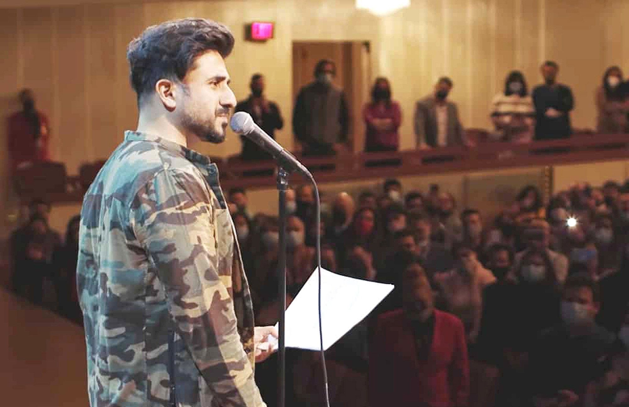 コメディ番組 Two India のコメディアン Vir Das - 写真: CNN