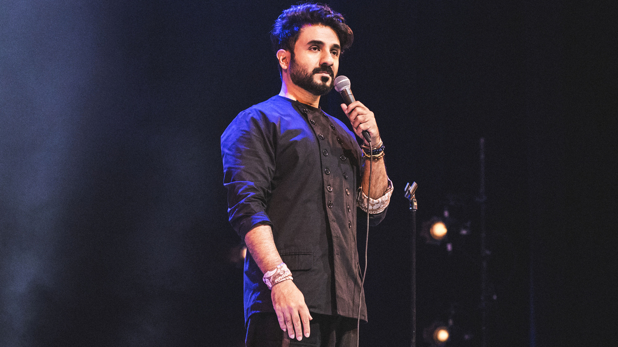 Vir Das には、簡単ではない話題について冗談を言う才能があります。
