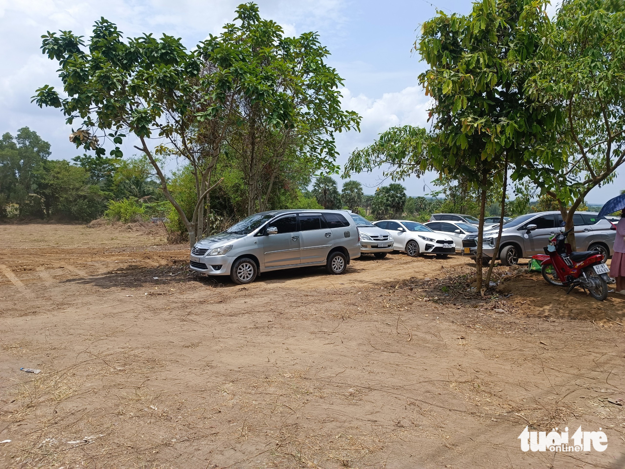 Dân tố lập chốt chặn xe vào hồ Ô Thum gây thất thu - Ảnh 5.