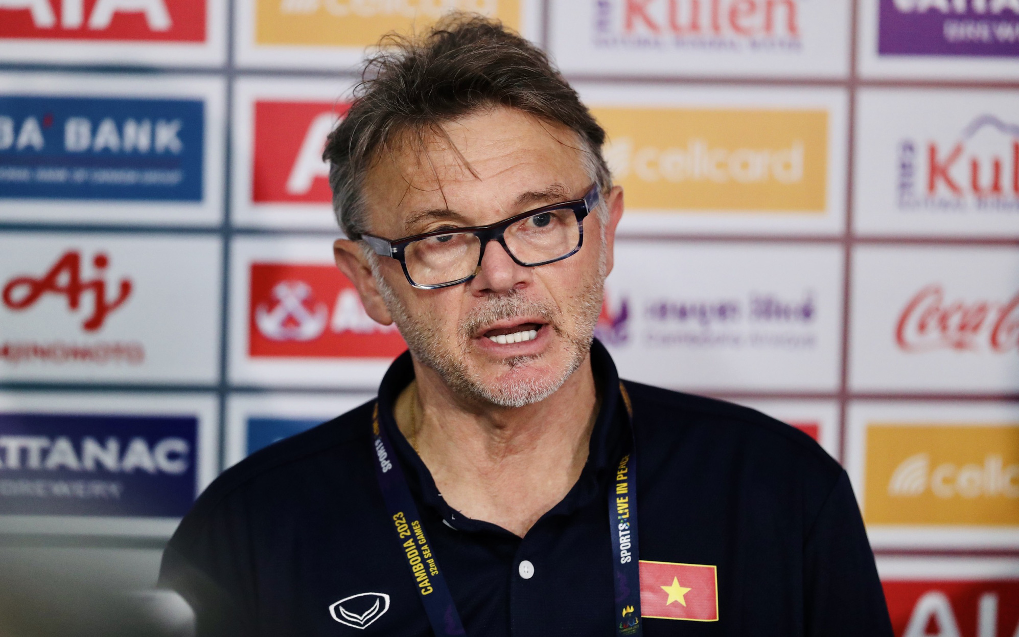 HLV Philippe Troussier: "Ai chứng tỏ bản lĩnh hơn sẽ giành chiến thắng"