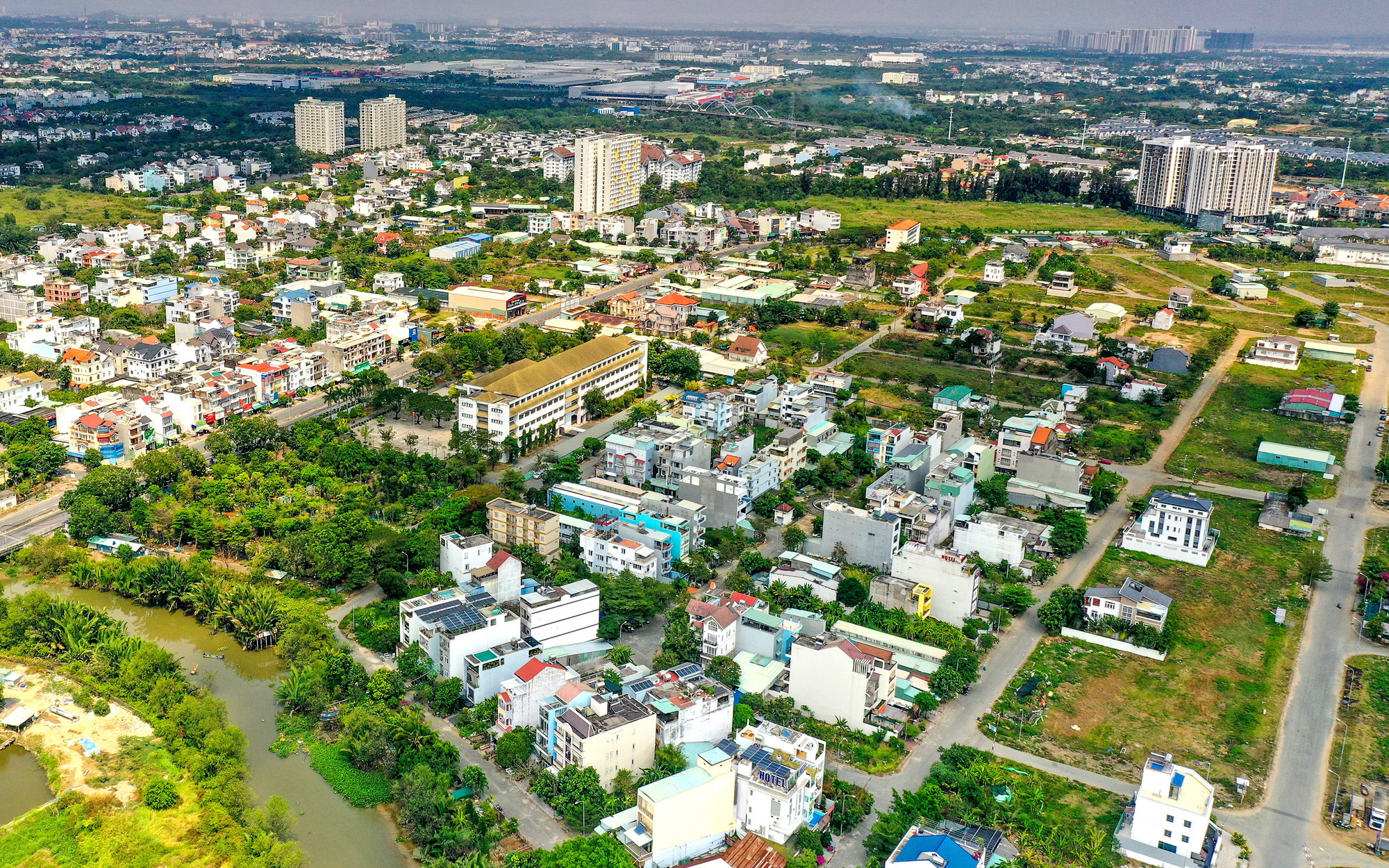 Bí thư Huyện ủy Hóc Môn: Vướng quy hoạch, hơn 20 dự án đã kêu gọi đầu tư đành 'bỏ ngỏ'- Ảnh 3. Khẩn trương gỡ vướng quy hoạch đất dân cư xây dựng mới