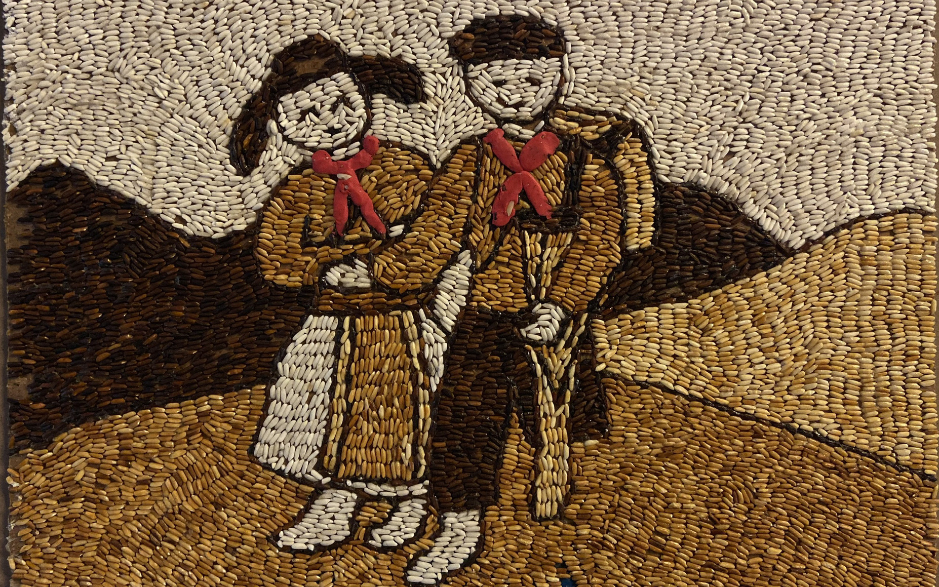 Học sinh người dân tộc ‘vẽ’ tranh từ hàng ngàn hạt gạo mừng sinh nhật Bác Hồ