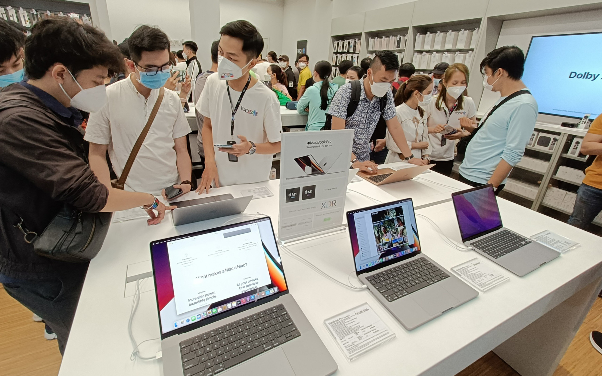 Doanh nghiệp chiến giá: thắng thua gì cũng có kết thúc tệ hại- Ảnh 2. Apple mở cửa hàng trực tuyến tại Việt Nam, giá cạnh tranh với các đại lý?