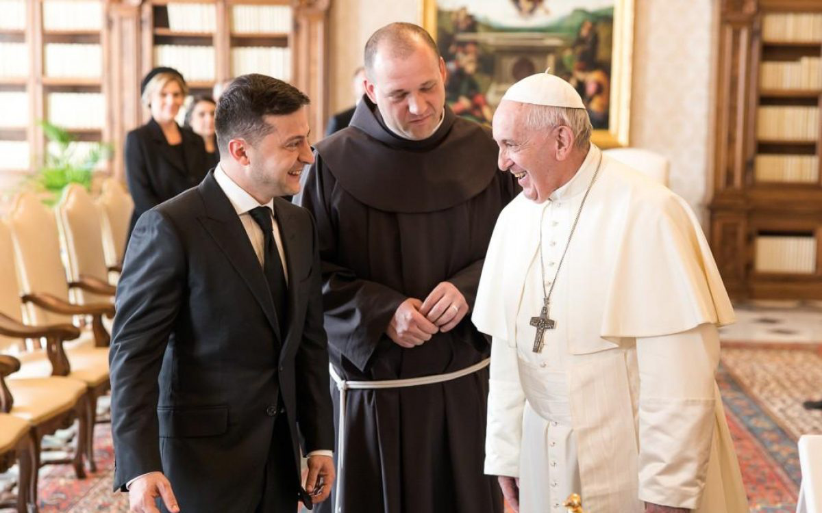 Tổng thống Ukraine đến Rome, chuẩn bị gặp Giáo hoàng Francis