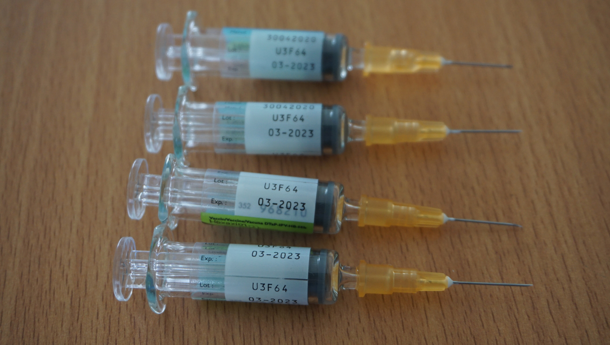 Vụ 5 trẻ tiêm vắc xin hết hạn: đình chỉ 2 cán bộ y tế - Ảnh 1. Vụ 5 trẻ tiêm vắc xin hết hạn: đình chỉ 2 cán bộ y tế - Ảnh 1.