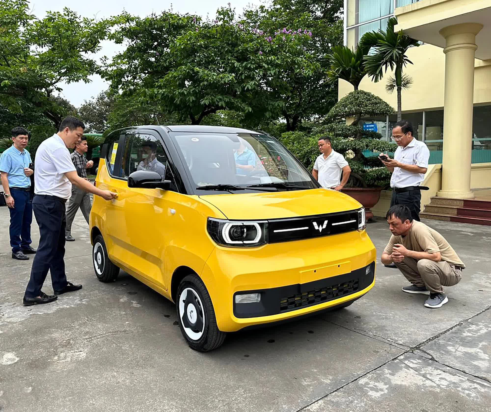 Wuling HongGuang Mini EV lộ diện tại nhà máy Hưng Yên, sắp ra mắt với giá trên dưới 200 triệu - Ảnh 1.