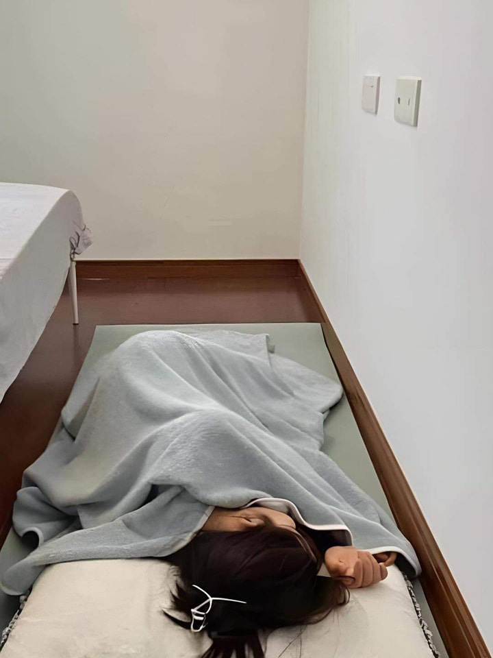 Đăng ảnh tập yoga ở nhà thế nào mà ai nấy đều giống tôi quá? - Ảnh 5. Đăng ảnh tập yoga ở nhà thế nào mà ai nấy đều giống tôi quá? - Ảnh 5.