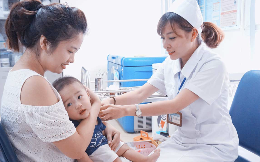 Hết nhiều vắc xin tiêm chủng mở rộng từ 15-5, Sở Y tế TP.HCM "cầu cứu"