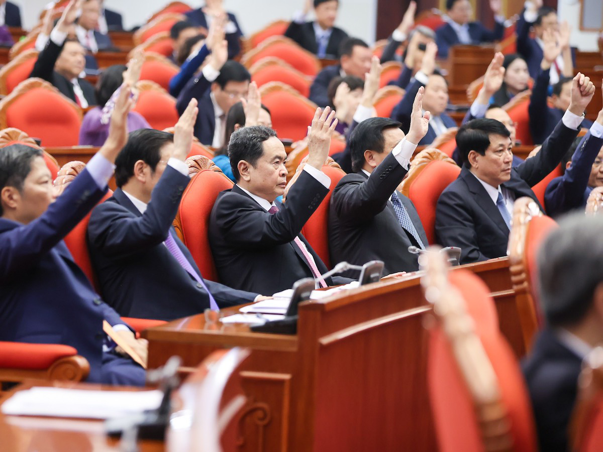 中央中間会議で閉会の辞を述べる書記長 - 写真3。 中央中間会議で閉会の辞を述べる書記長 - 写真3。