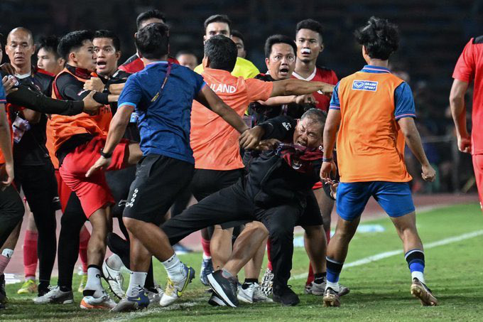 Indonesia nhờ FIFA xử vụ hỗn chiến ở chung kết SEA Games - Ảnh 1.