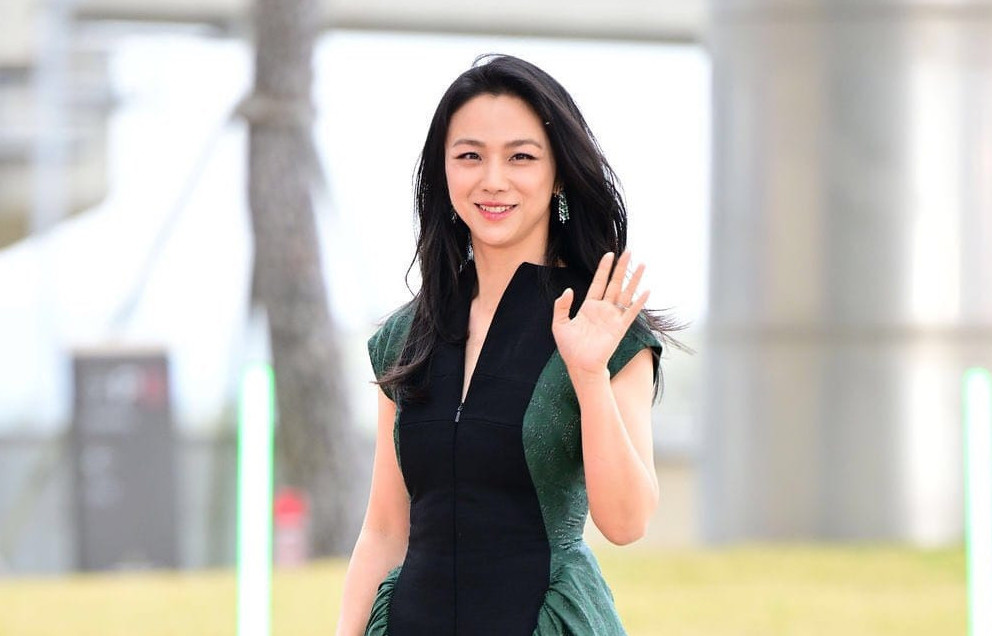 脱税スキャンダル後のファム・バンバン氏の精彩のないキャリア - 写真4。