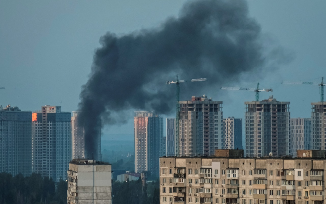 Ukraine công bố vượt qua làn sóng không kích 