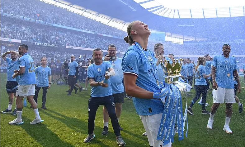 Manchester City ăn mừng chức vô địch Premier League - Ảnh 3.
