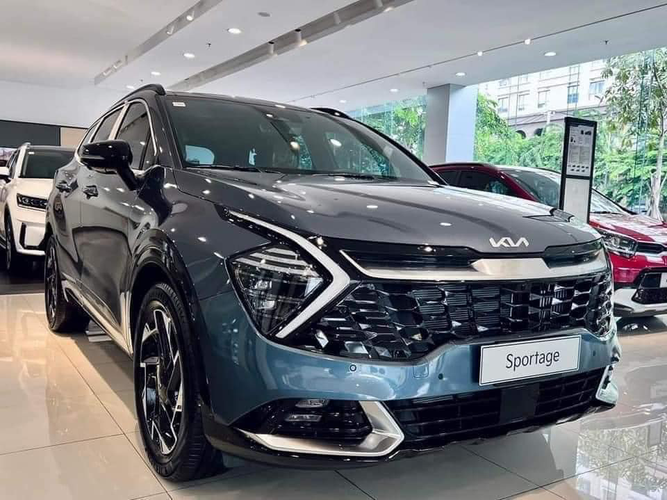 Tin tức giá xe: Hàng loạt SUV cỡ C giảm giá cả trăm triệu đồng - Ảnh 1.