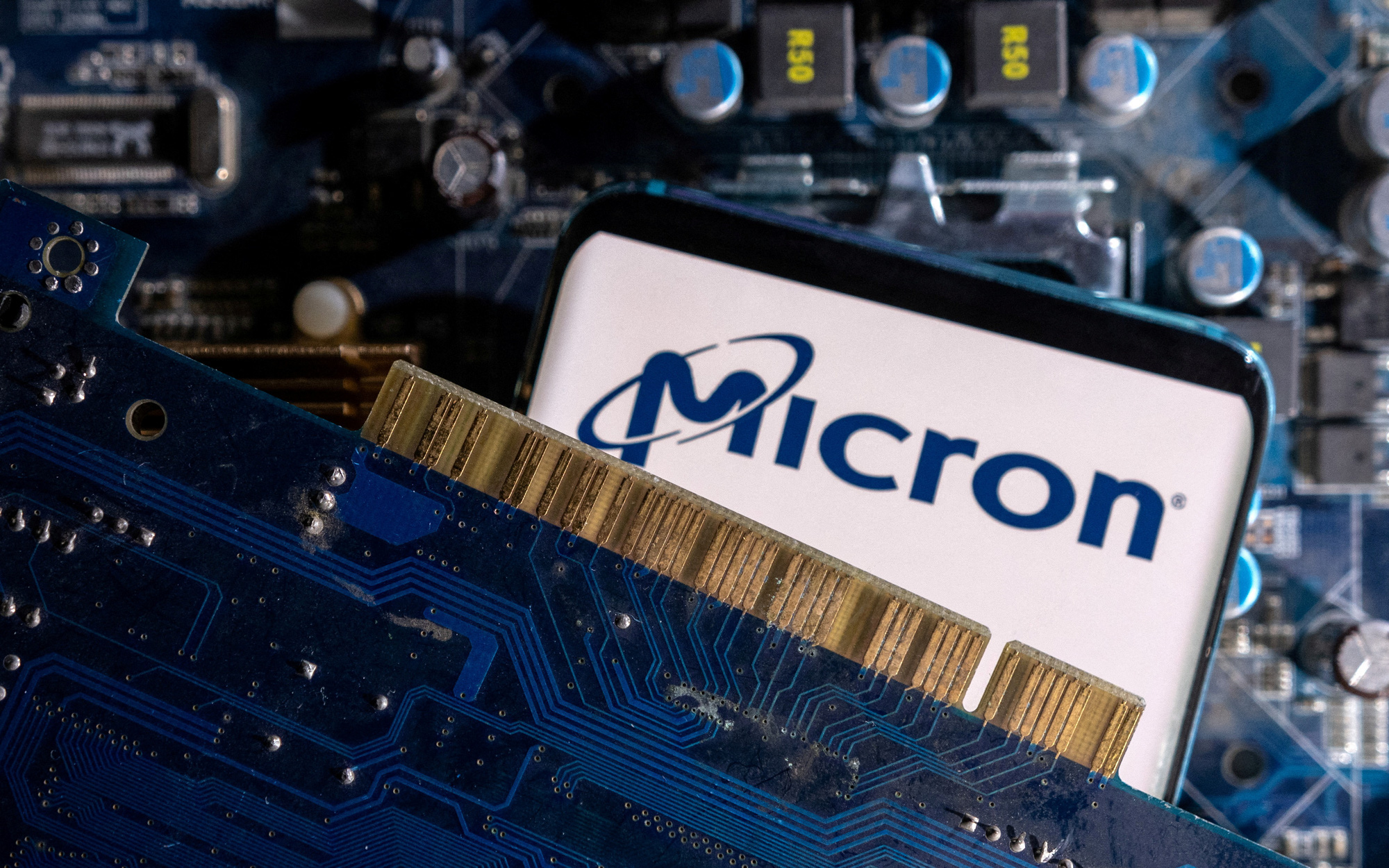 Trung Quốc cấm hãng chip bán dẫn Micron của Mỹ