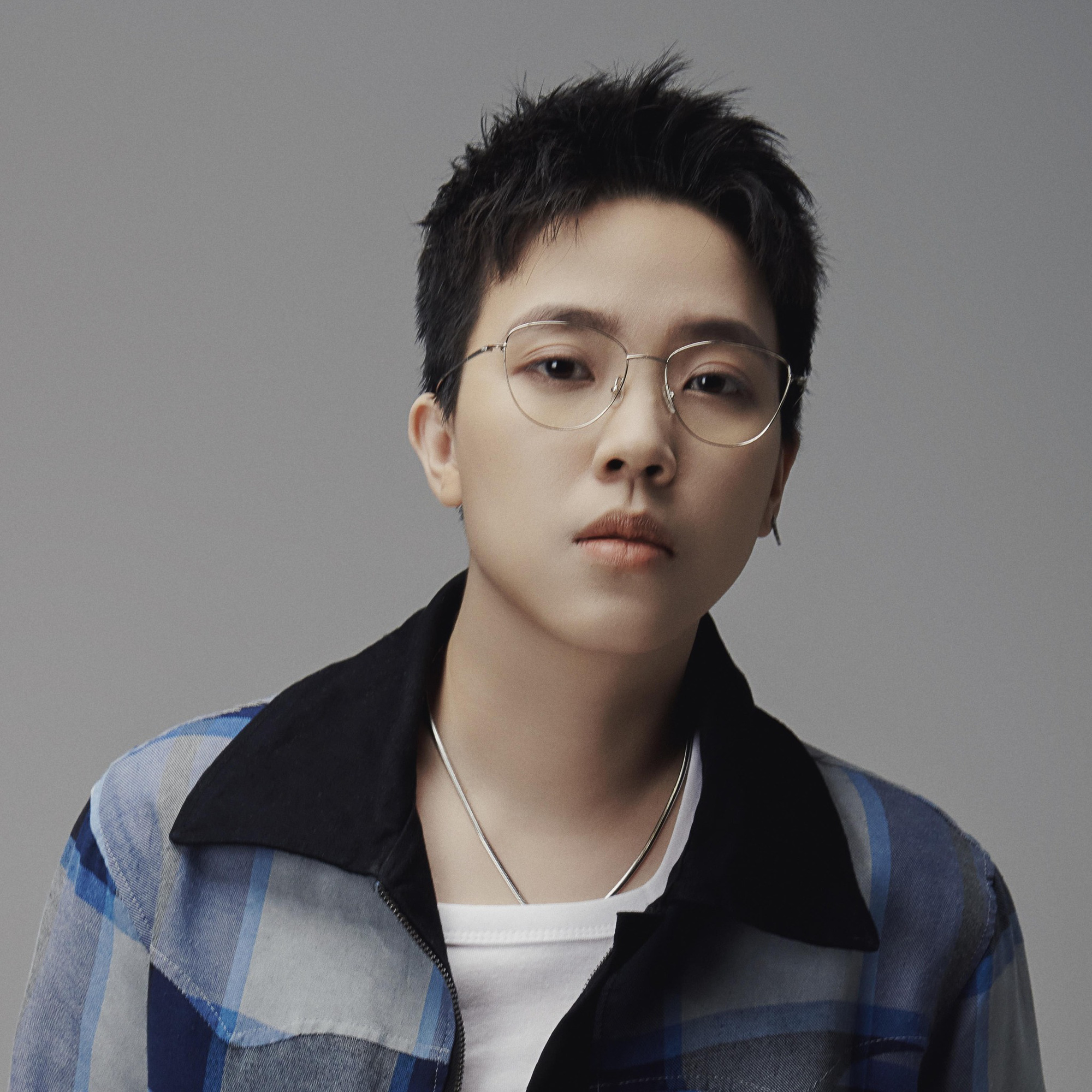 24/5 エンターテイメント ニュース: この人は誰ですか?  Tran Thanh 氏の発言については申し訳ありません - 写真 2。