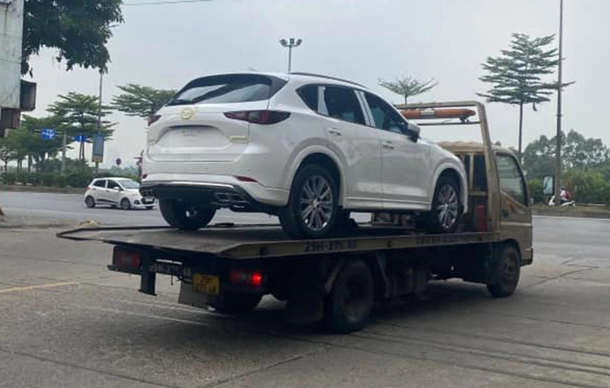 自動車ニュース：マツダCX-5の改良版をベトナムで公開 - 写真1。