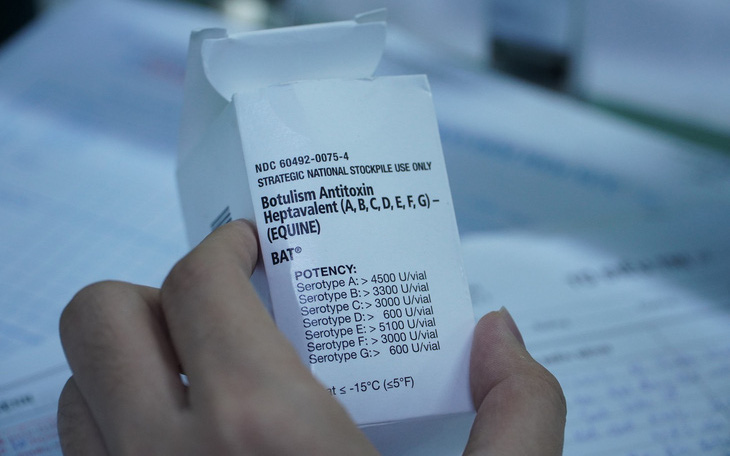 6 lọ thuốc giải độc botulinum từ Thụy Sĩ về đến Bệnh viện Chợ Rẫy