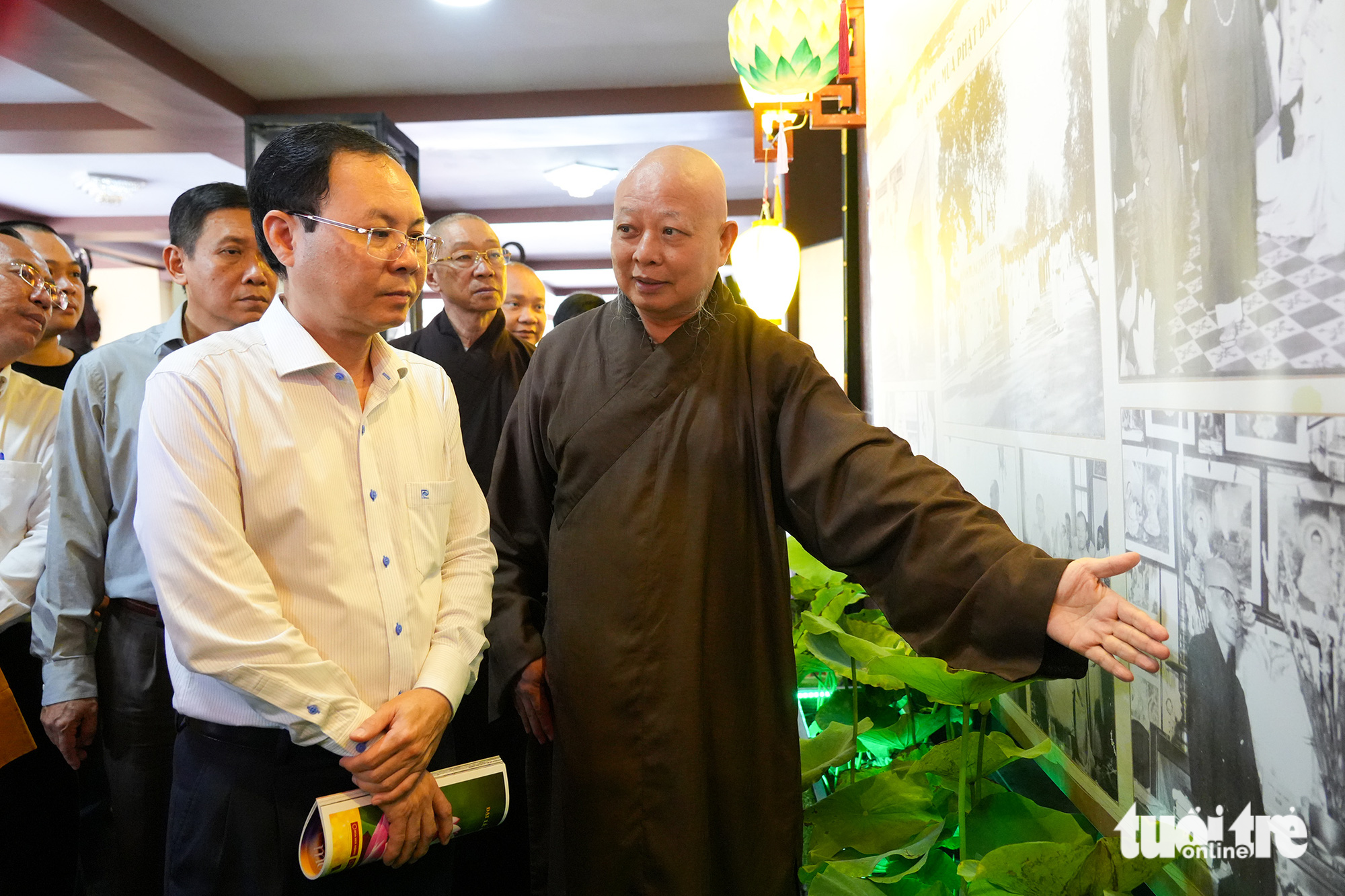 Phó bí thư Thành ủy TP.HCM Nguyễn Văn Hiếu thăm các cơ sở Phật giáo - Ảnh 7.
