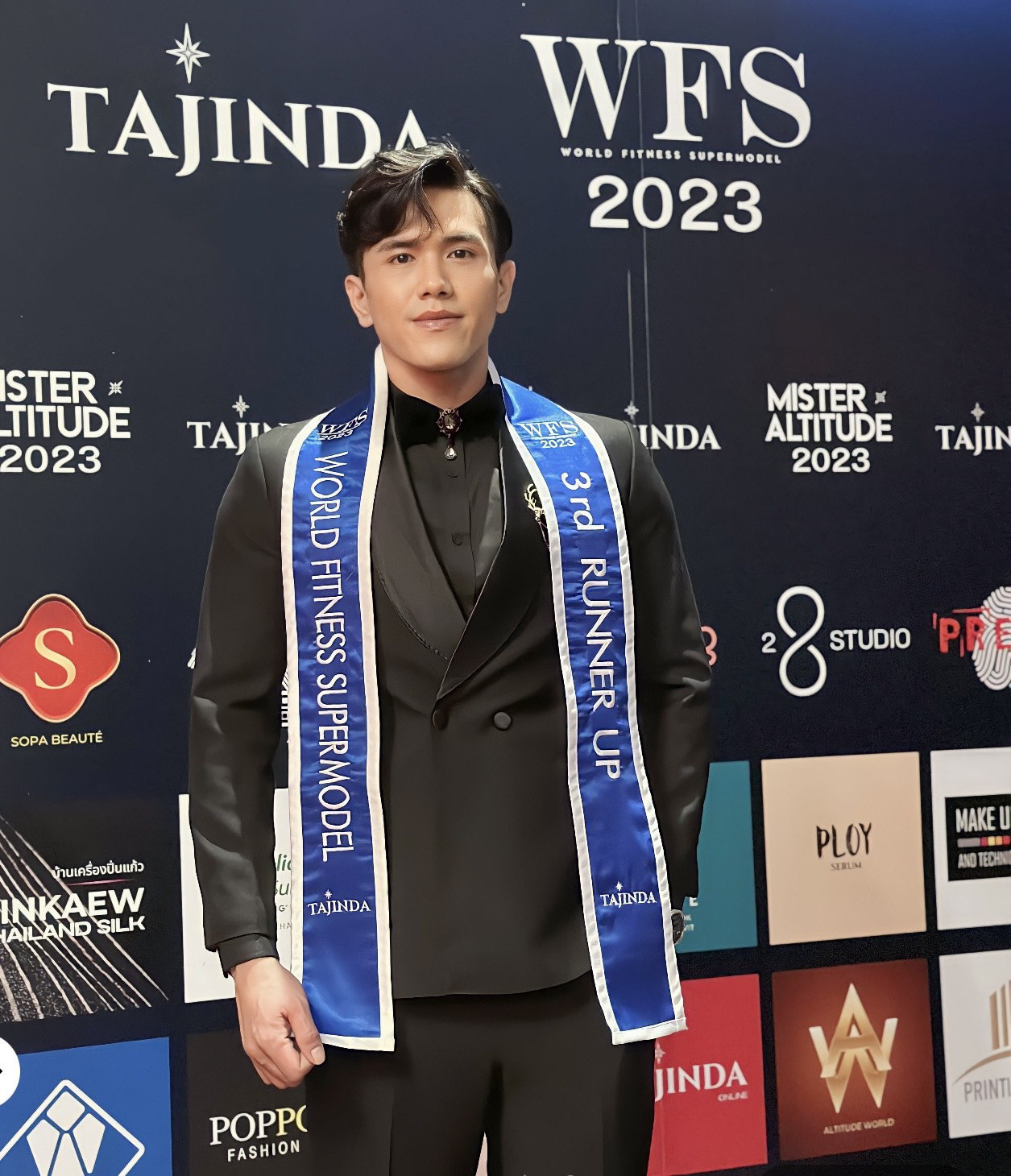 屈強な体格と男らしい顔立ちのゴ・ホアン・リンは、2023年世界フィットネス・スーパーモデル・コンテストで審査員に感銘を与え、準優勝のタイトルを獲得した - 写真: BTC