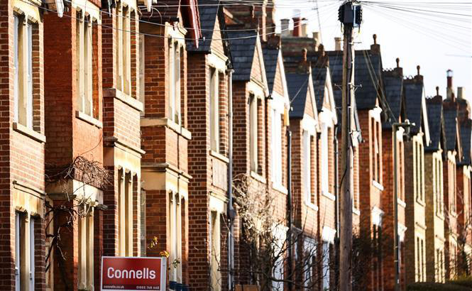 Chi phí vay tăng đẩy giá thuê nhà ở Anh lên mức kỷ lục - Ảnh 1.