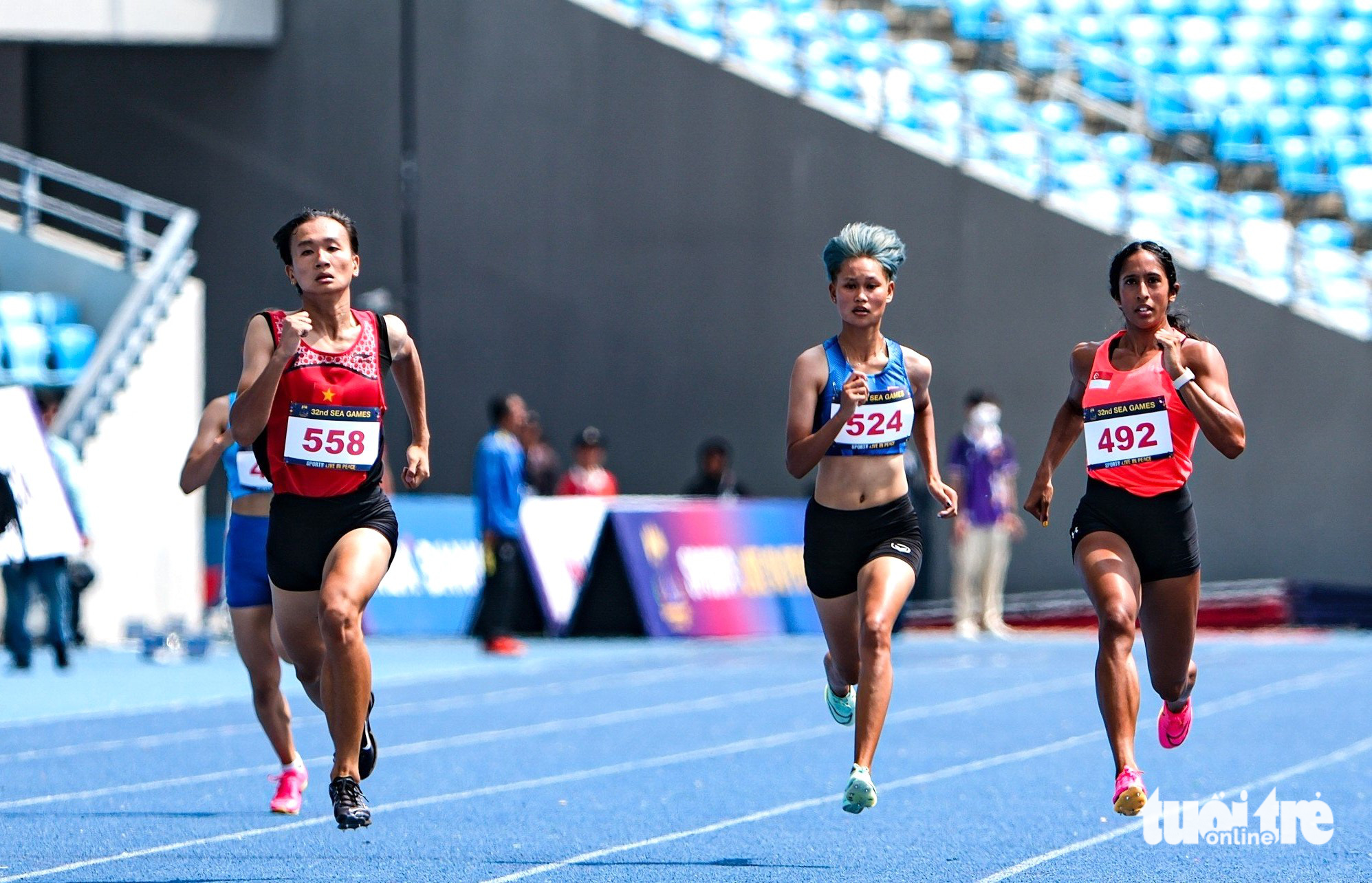 Nhi Yến bất ngờ không có tên trong danh sách thi chung kết 200m SEA Games - Ảnh 1.