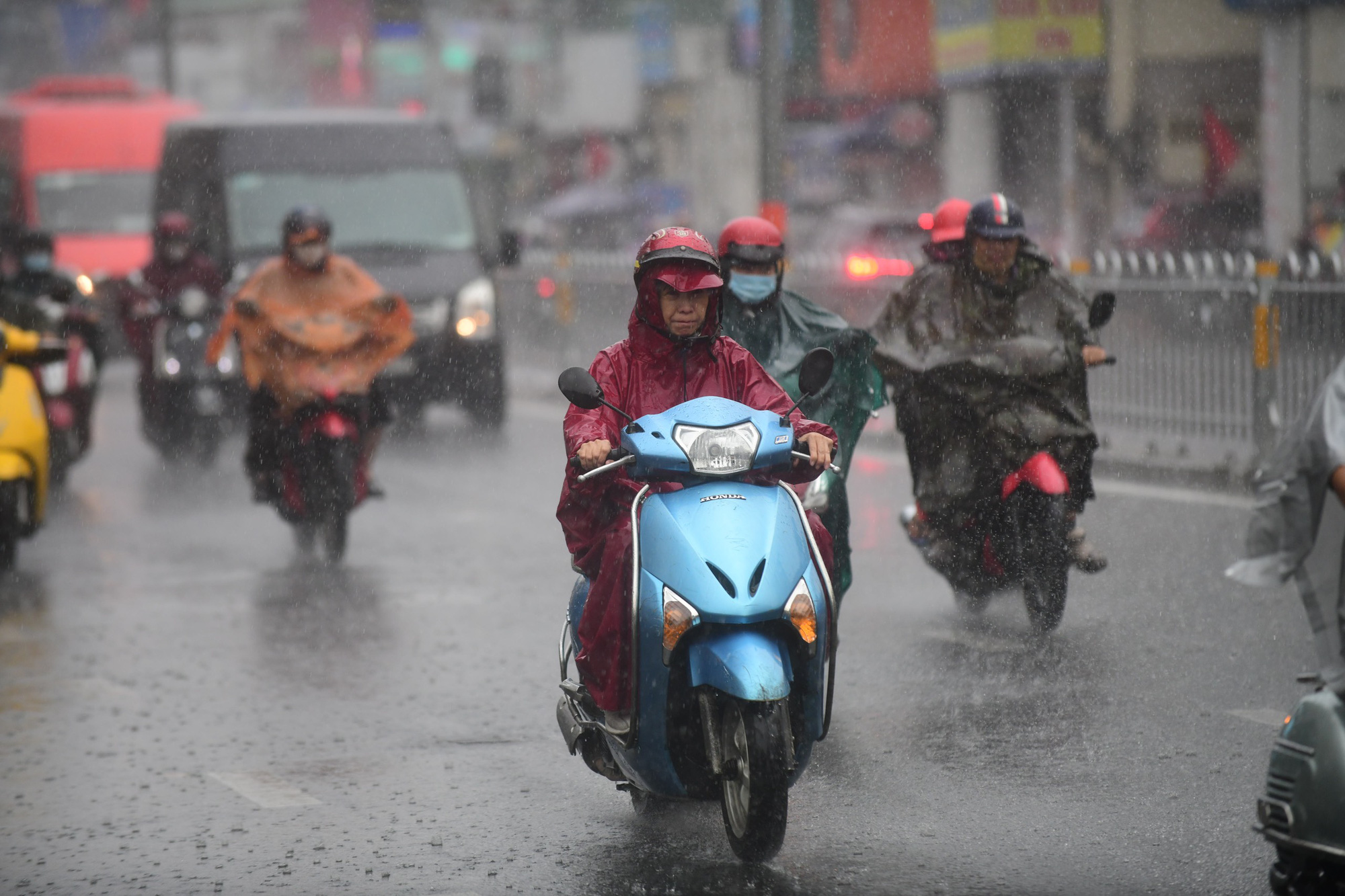 Trong những ngày tới, thời tiết Nam Bộ có mưa vừa đến mưa to - Ảnh: QUANG ĐỊNH
