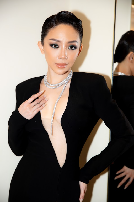 Bộ ba Hồ Ngọc Hà – Thanh Hằng – Hương Giang catwalk “chặt chém”, khoe thần thái không phải dạng vừa - Ảnh 3. Tóc Tiên từng là đại diện Việt Nam duy nhất tham dự sự kiện của Bulgari tại Singapore.