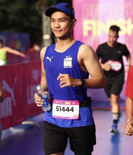 Chàng trai GenZ đam mê chạy bộ - Ảnh 2.
