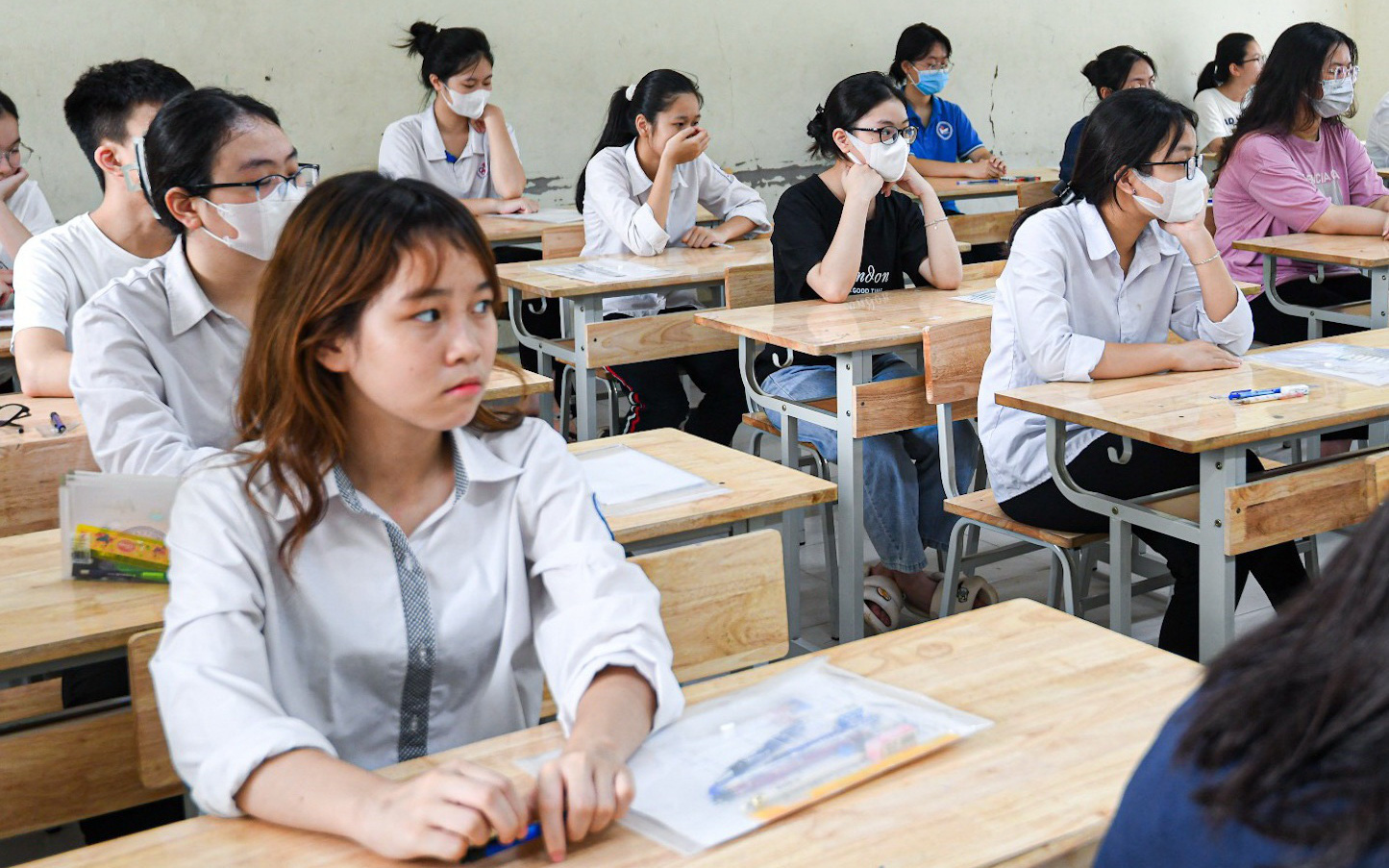 Thi vào lớp 10 ở Hà Nội: Đề dễ, suất trường công khó
