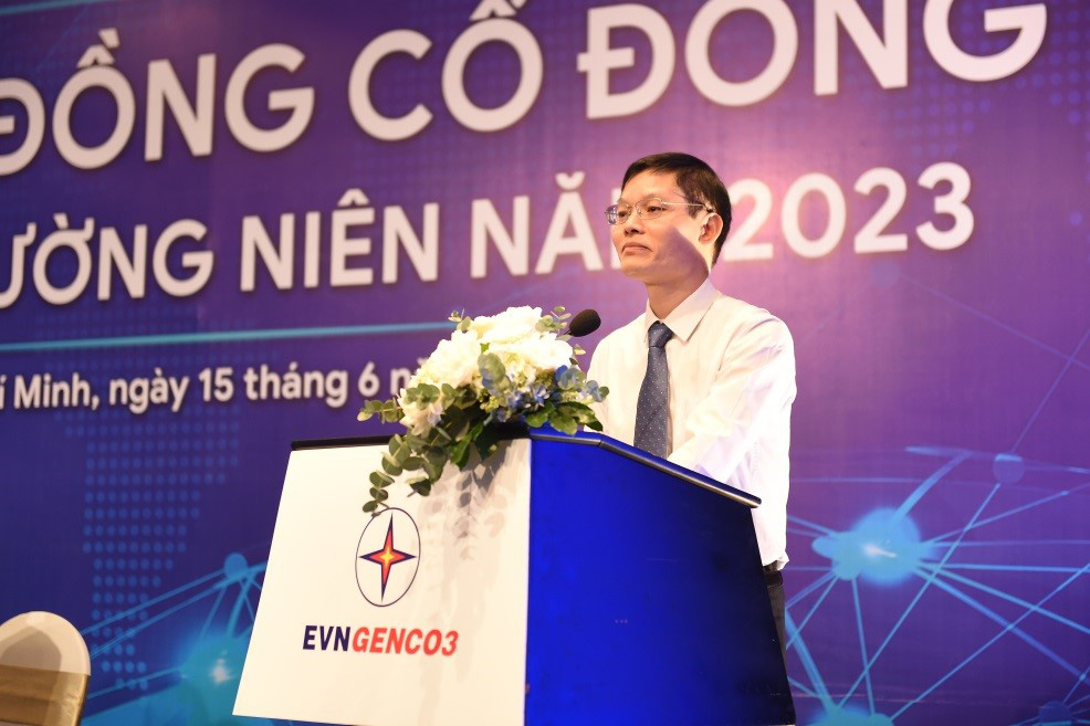 EVNキャピタル投資管理委員会ディレクターのCao Dat Khoa氏が会議で講演しました。