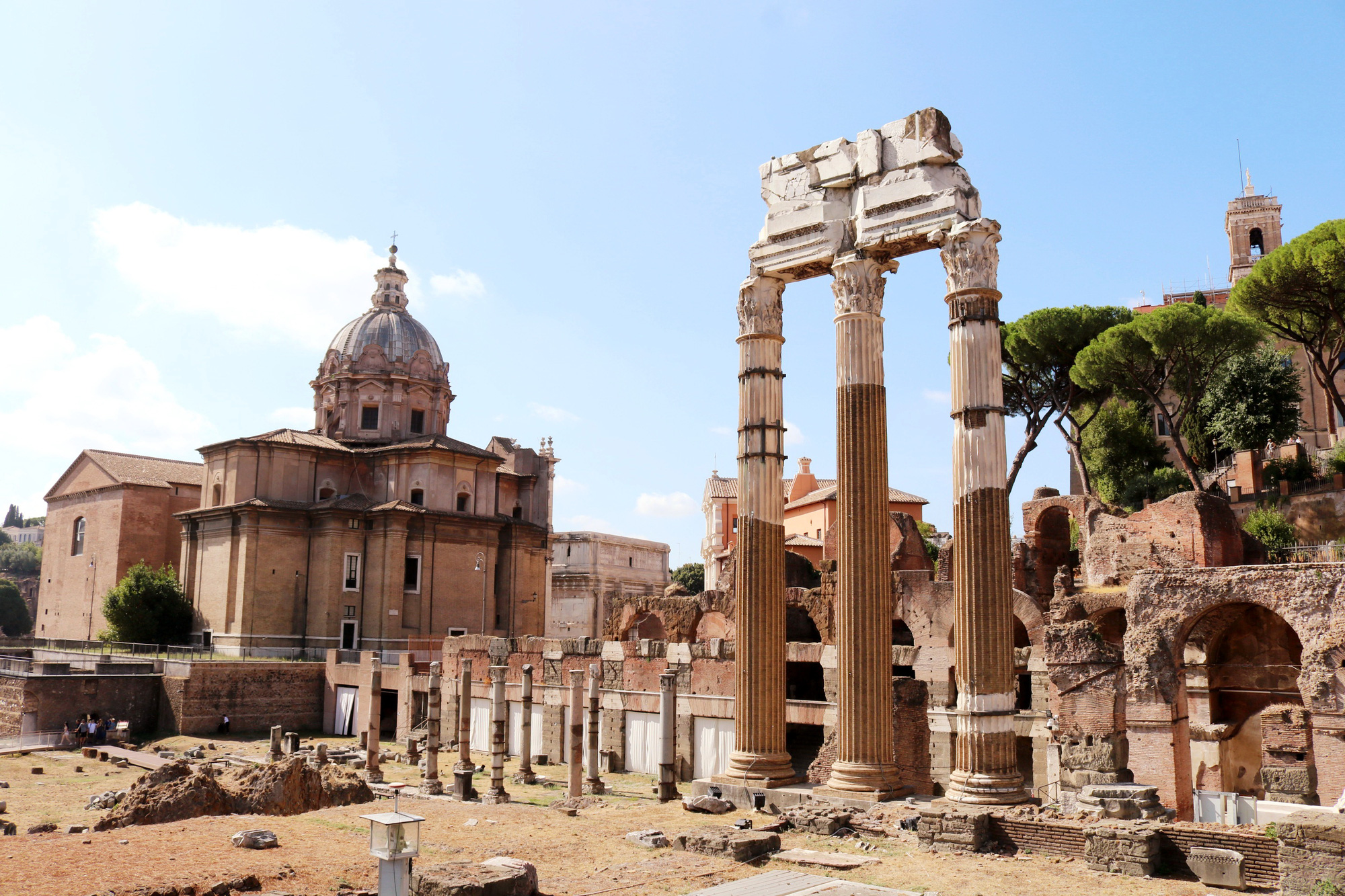 Những danh thắng khảo cổ học lớn nhất và quan trọng nhất thế giới nằm lộ thiên ngay trong lòng thành phố Rome luôn bị đe đọa bởi biến đổi khí hậu - Ảnh: H.TR