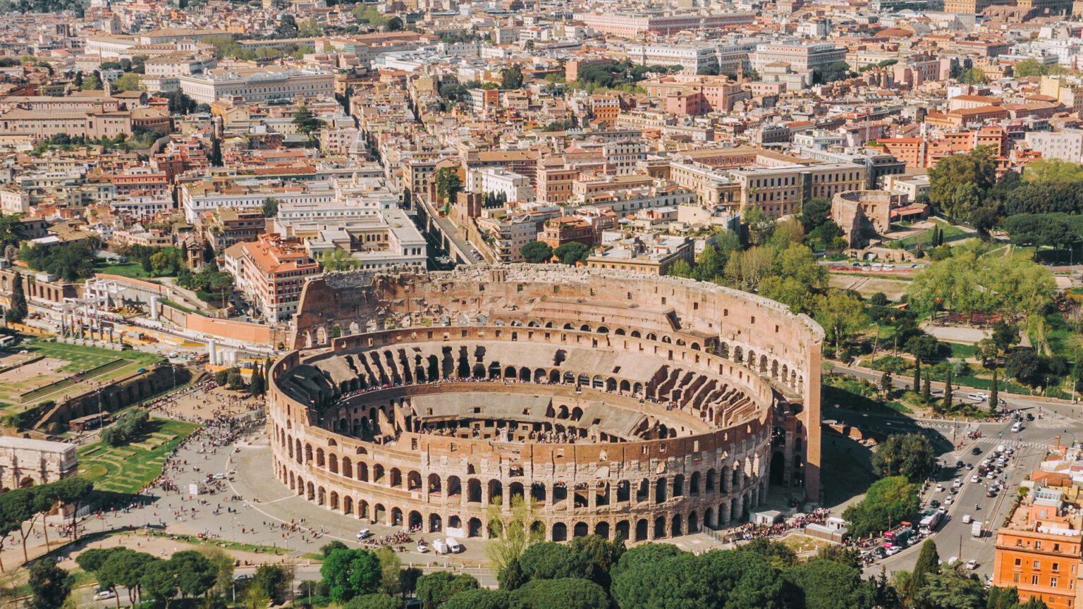 Một góc thủ đô Rome với đấu trường La Mã nổi tiếng - Ảnh: America Domani