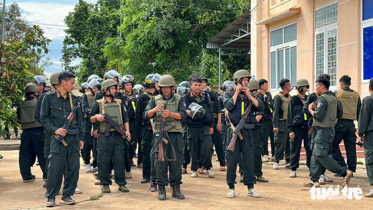 Vụ tấn công tại Đắk Lắk: Khen thưởng lực lượng công an nỗ lực truy bắt các đối tượng - Ảnh 1.