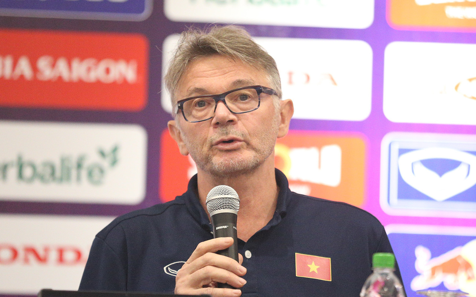 HLV Philippe Troussier: "Công Phượng, Quang Hải, Văn Toàn có thể ra sân cùng lúc"