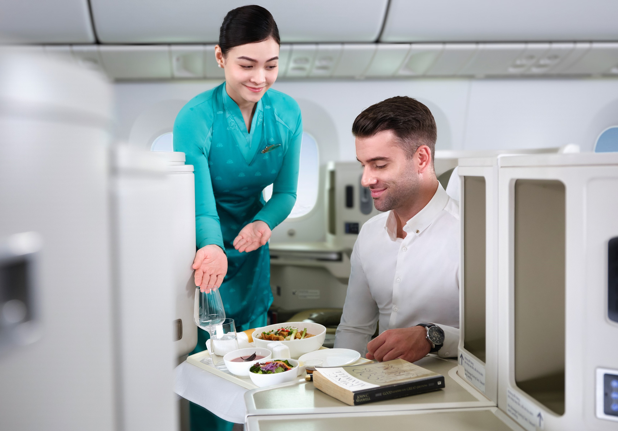 Vietnam Airlines dẫn đầu thị phần đường bay Việt Nam - Pháp sau 20 năm khai thác - Ảnh 2. Các chuyến bay trên đường bay Việt Nam - Pháp đều khai thác bằng máy bay thân rộng Airbus A350 có sức chứa đến 305 chỗ ngồi - Ảnh: VNA