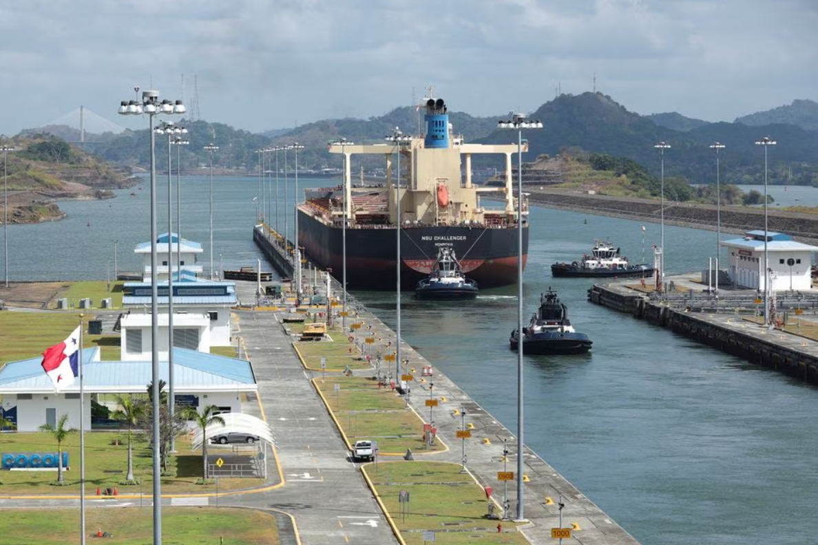 Kênh đào Panama thêm lệnh hạn chế vì hạn hán - Ảnh 1.